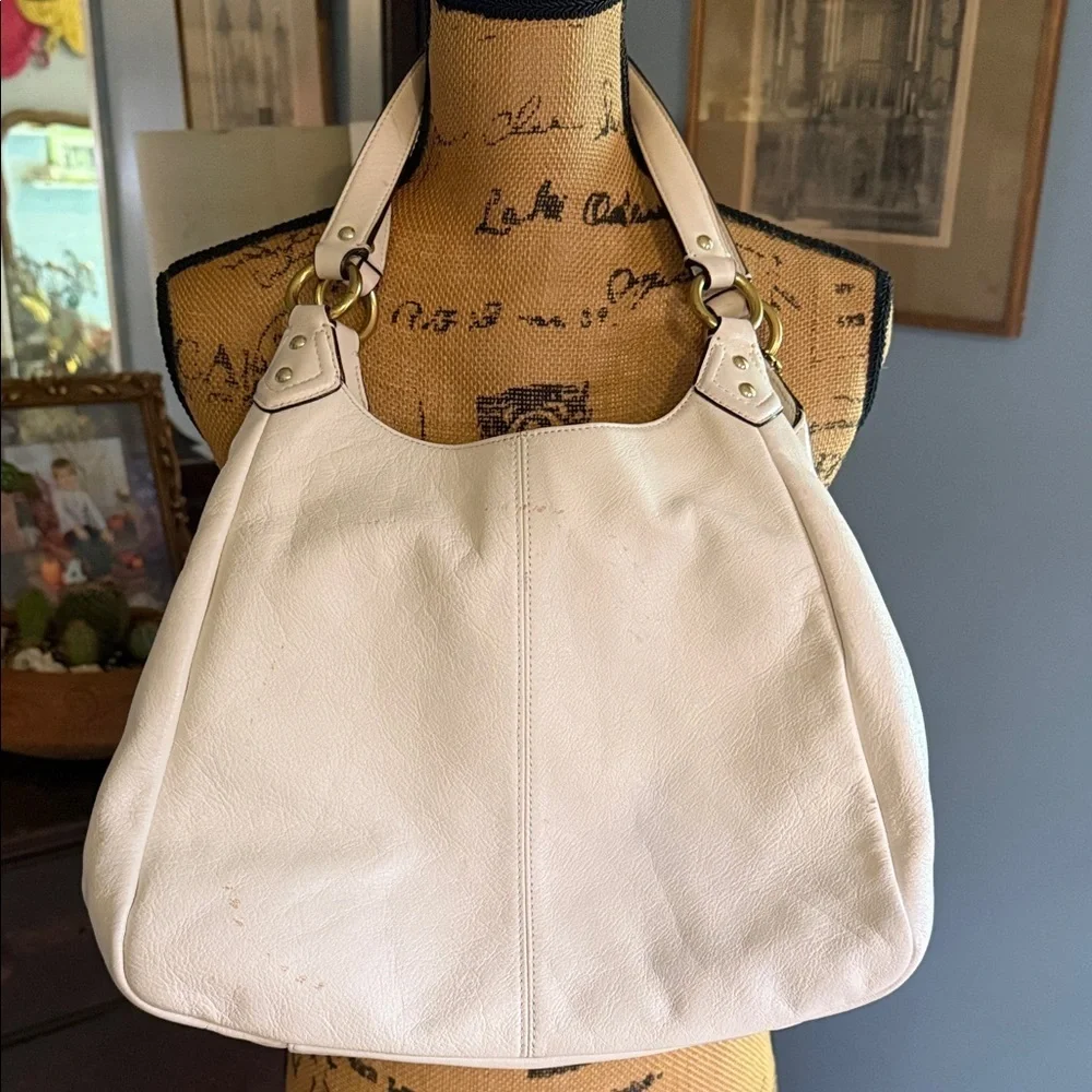 Coach Campbell Triple Entry Pebbled Leather Hobo – Style F24868 in Cream/Ivory
